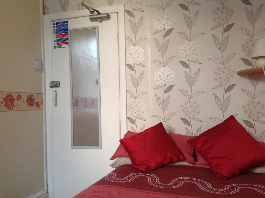 The Peerless 3* Blackpool