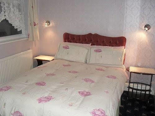 Balmoral Bed & Breakfast Blackpool