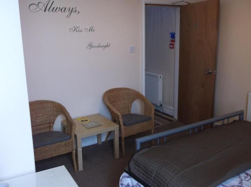 Guest house Rossall House , For Families & Couples 3*
