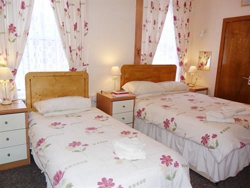 Shazron 3* Blackpool