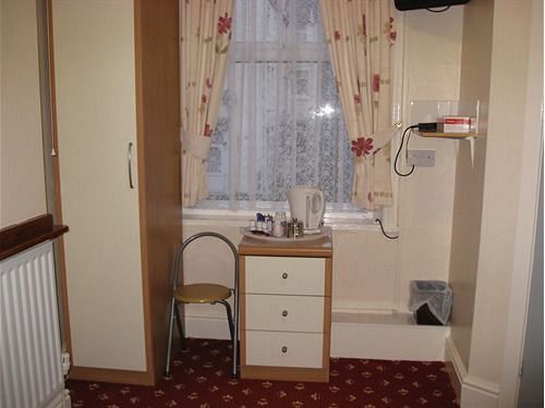 Shazron 3* Blackpool