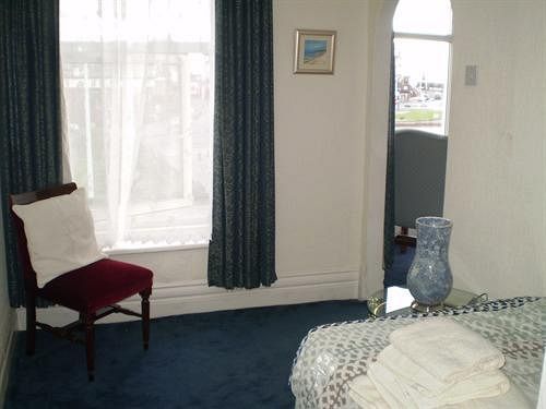 Hotel The South Lea 3*