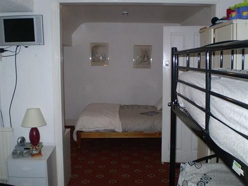 Hotel The South Lea 3*