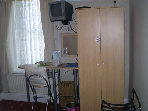 Hotel The South Lea 3*