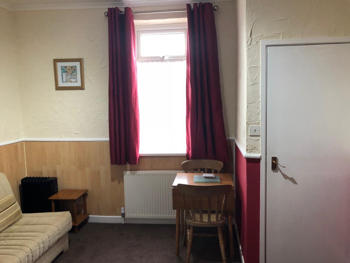 Lindisfarne - Families & Couples Only Apartment
