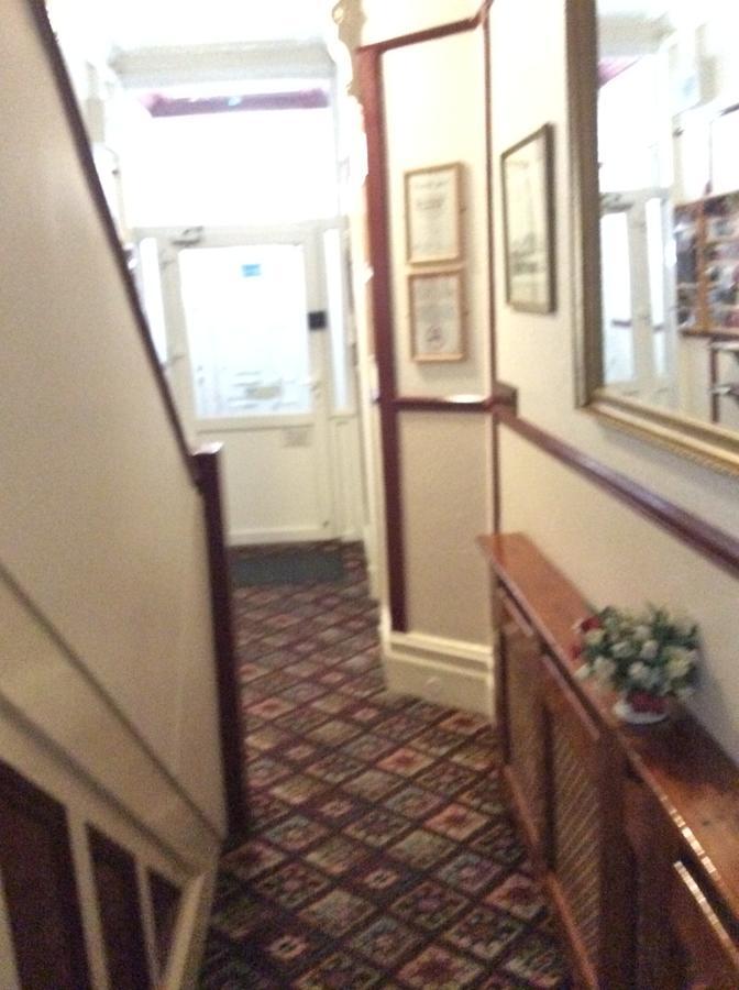 Shazron Bed & Breakfast Blackpool