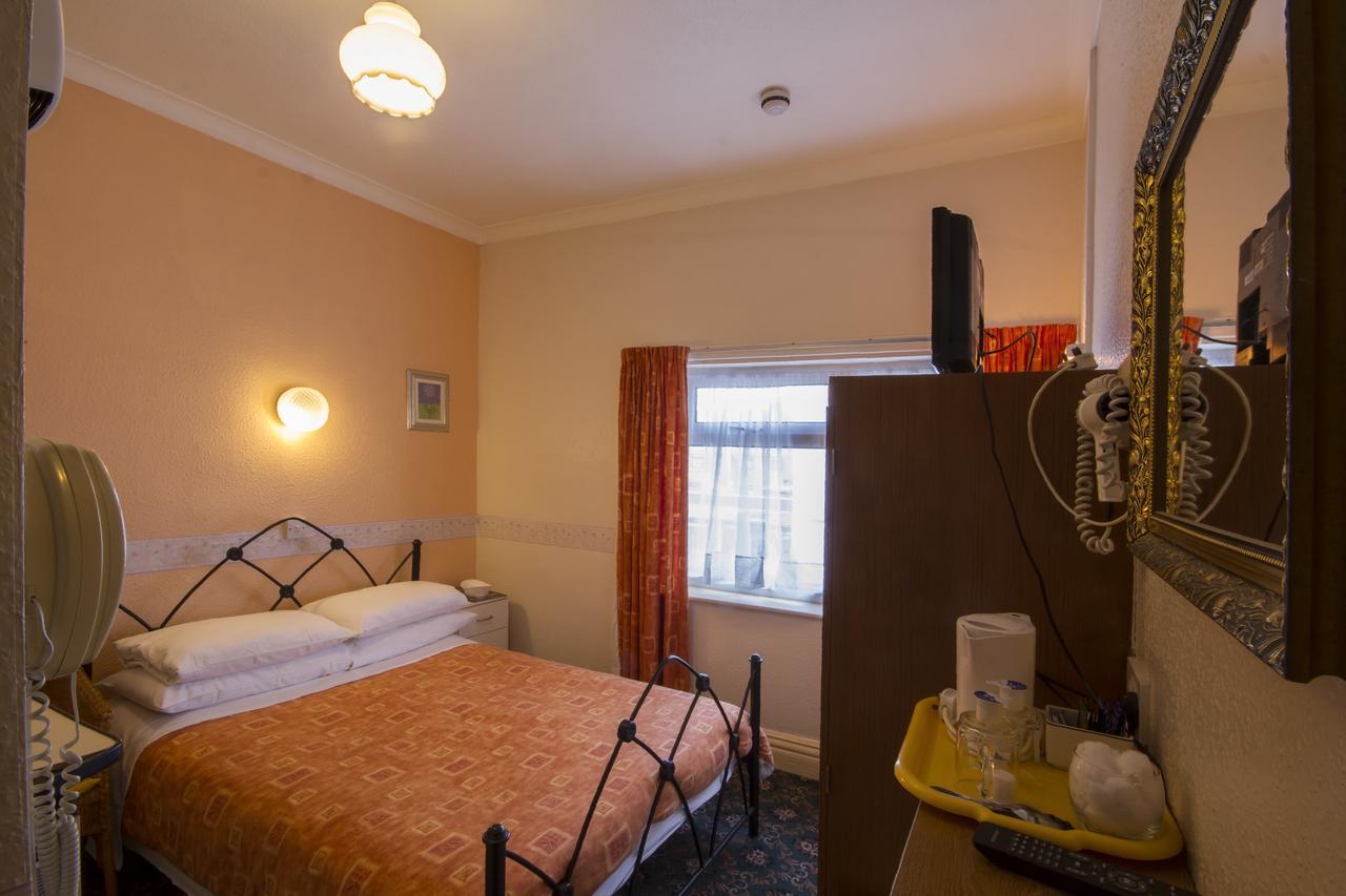 Brooklands Over 50'S Only 3*