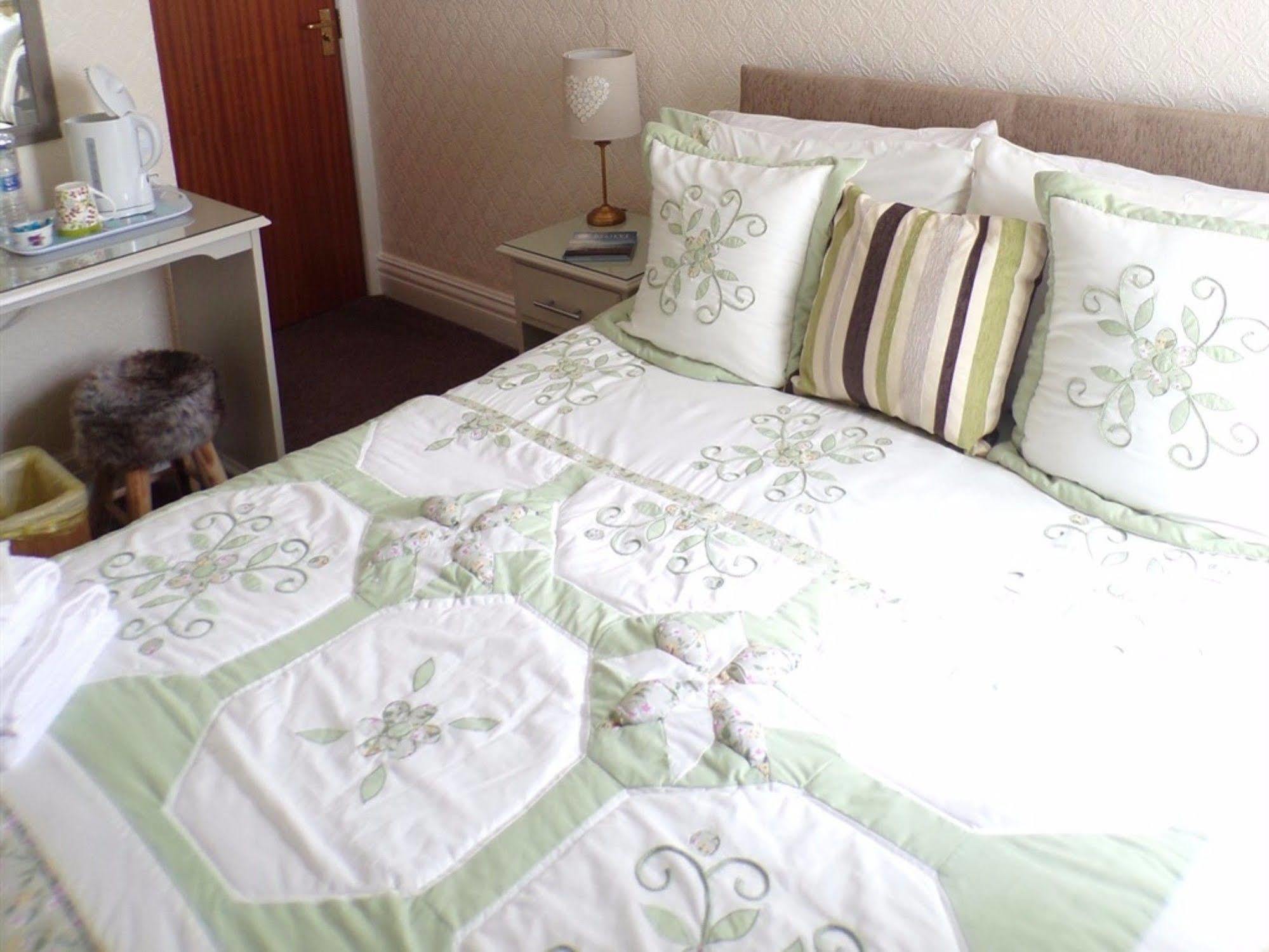 The Grosvenor View - 3* Blackpool