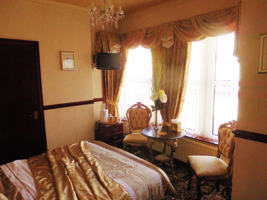 Graydon Blackpool