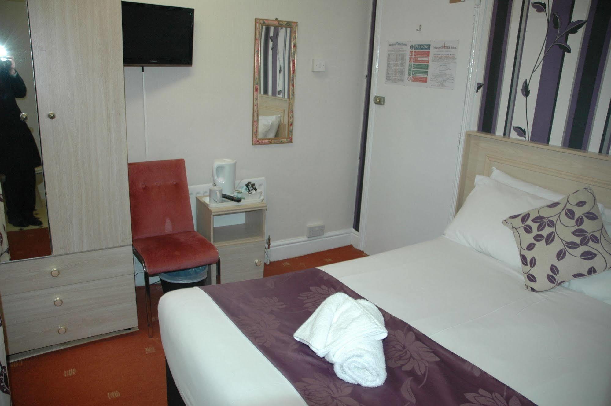 Arncliffe 3* Blackpool