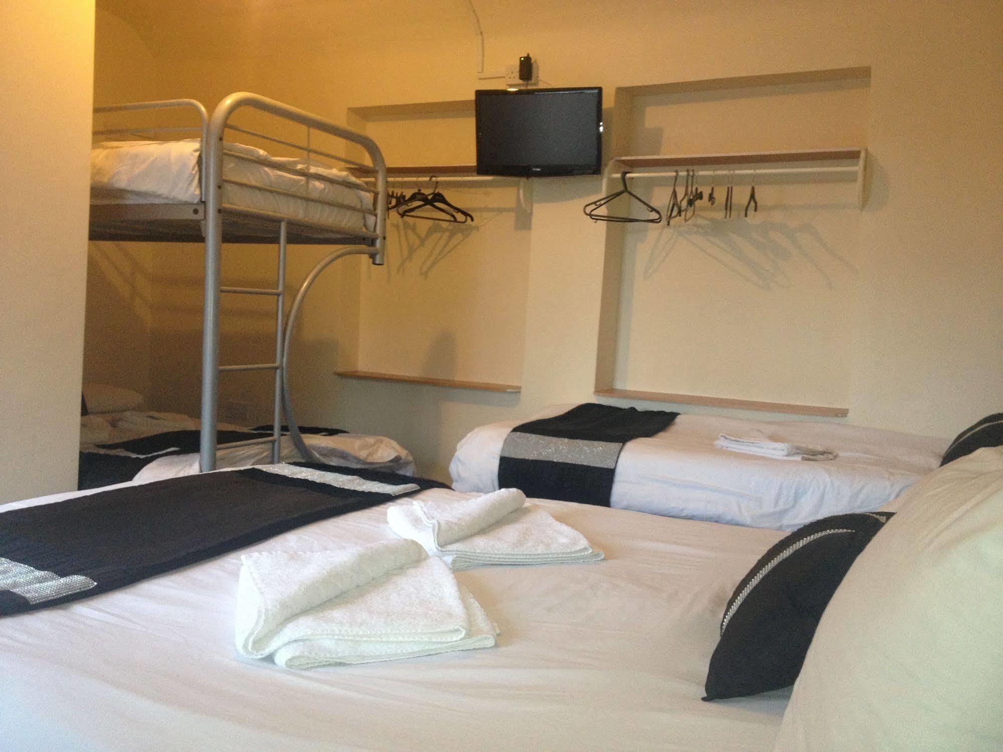 Hello Roomz - Pleasure Hotel Blackpool