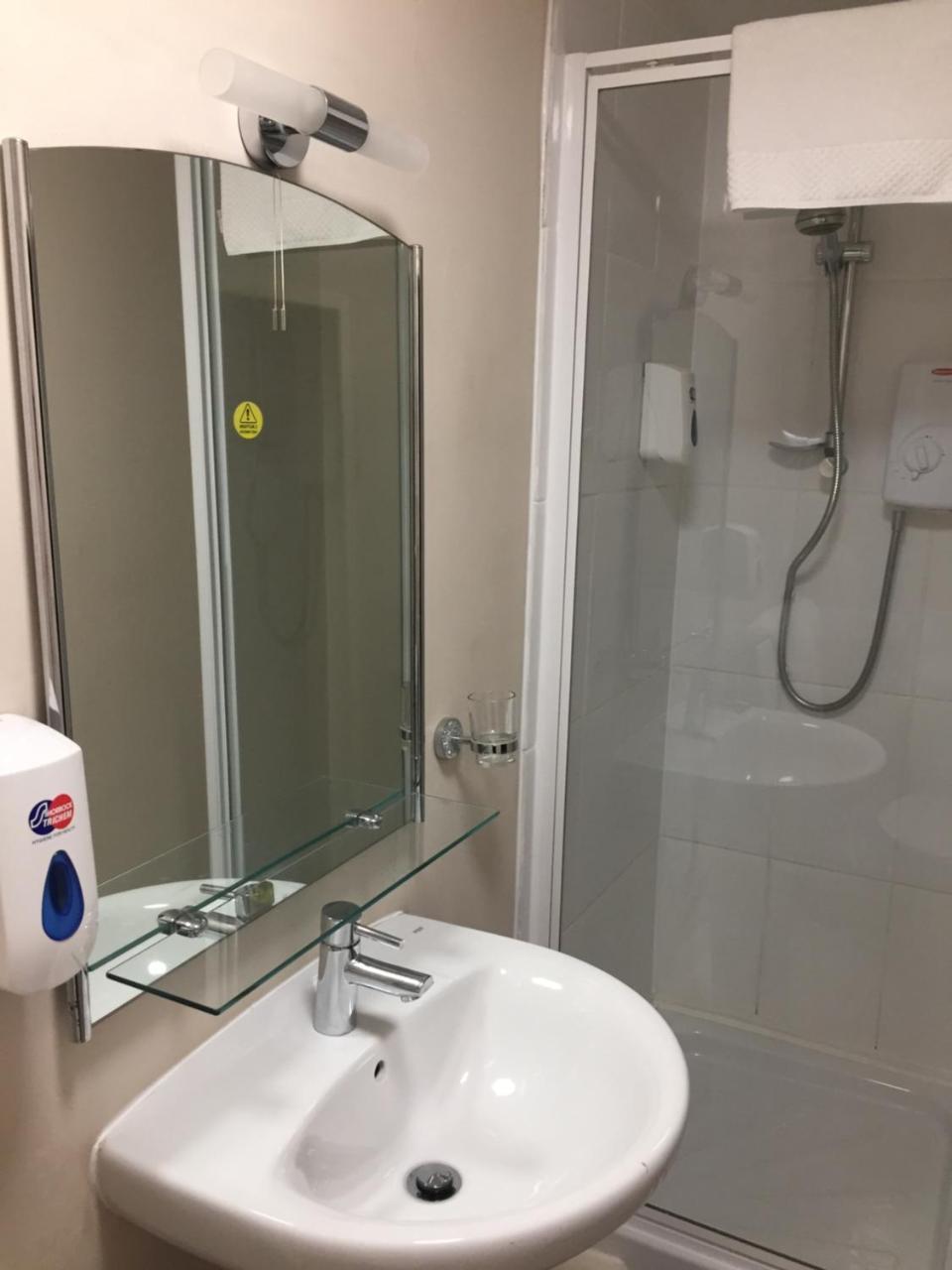 Rosebank 3* Blackpool