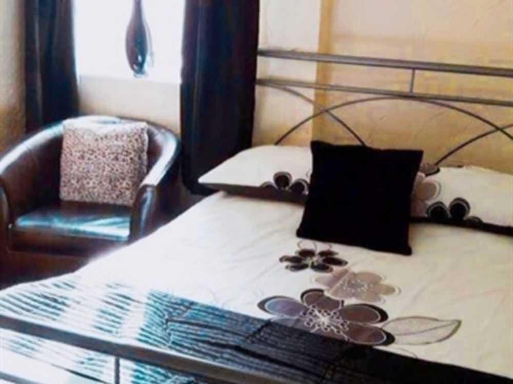 Bridle Apartment *