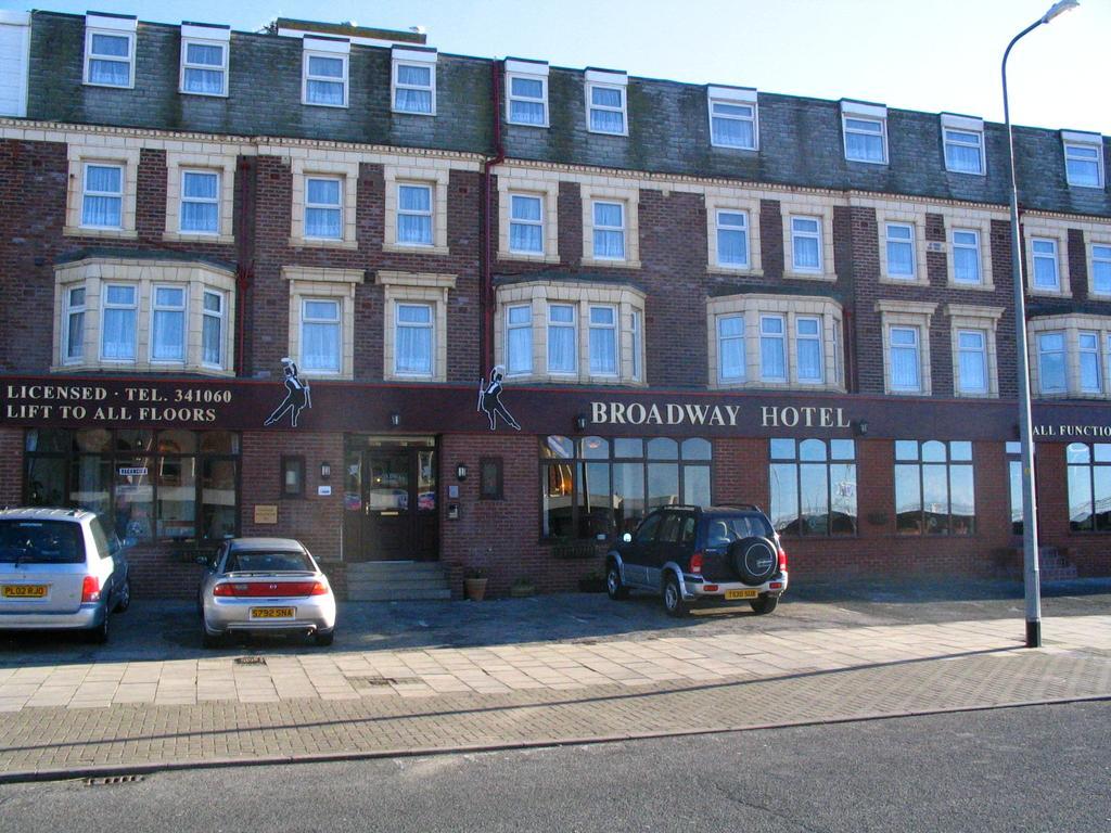 Broadway 3*