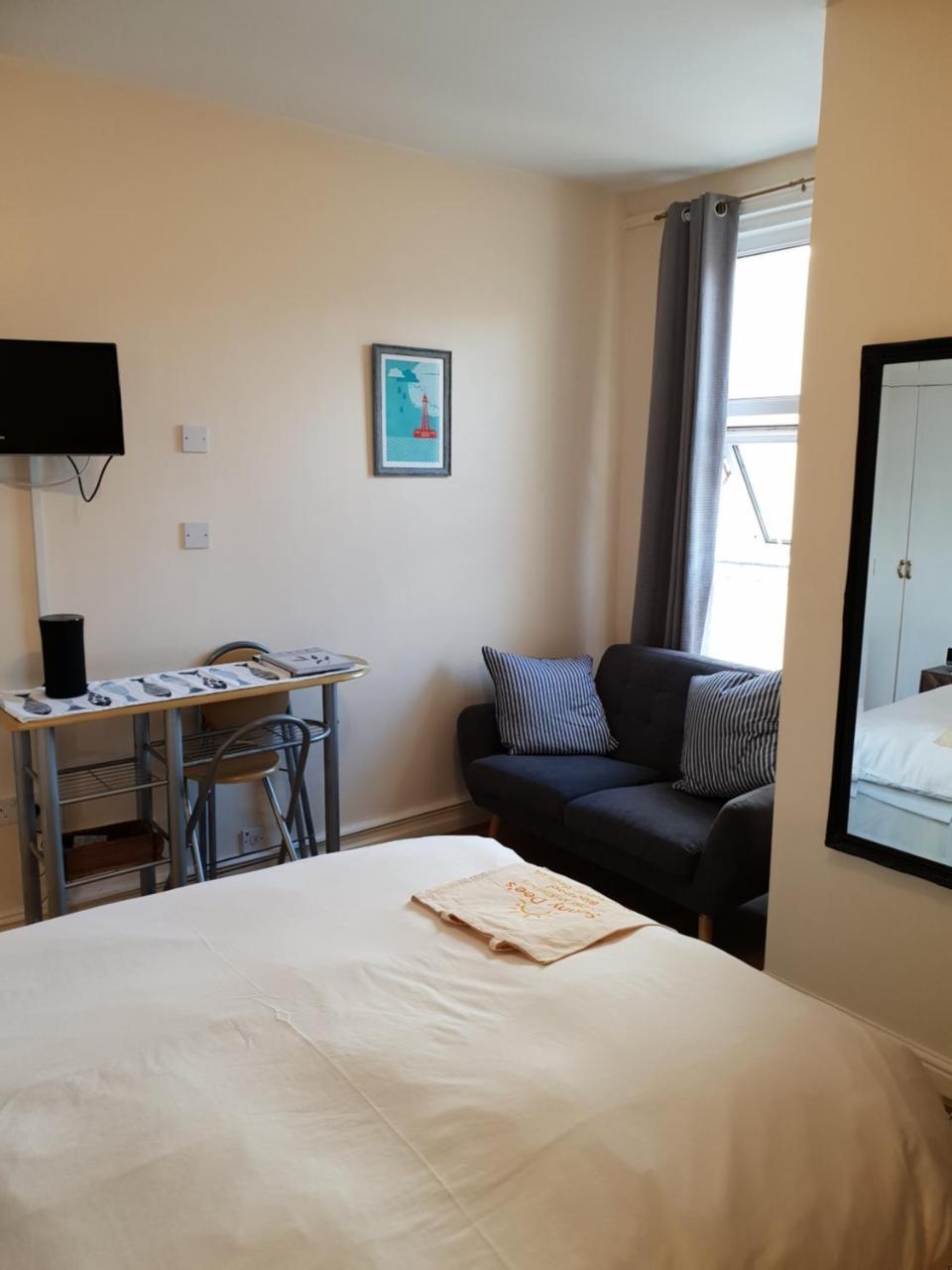 Sunny Dee's Holiday Aparthotel