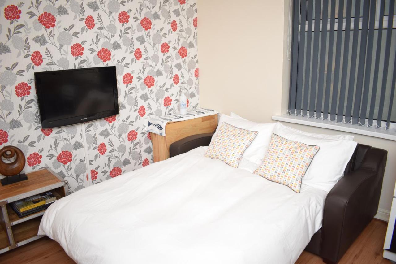 Sunny Dee's Holiday Aparthotel