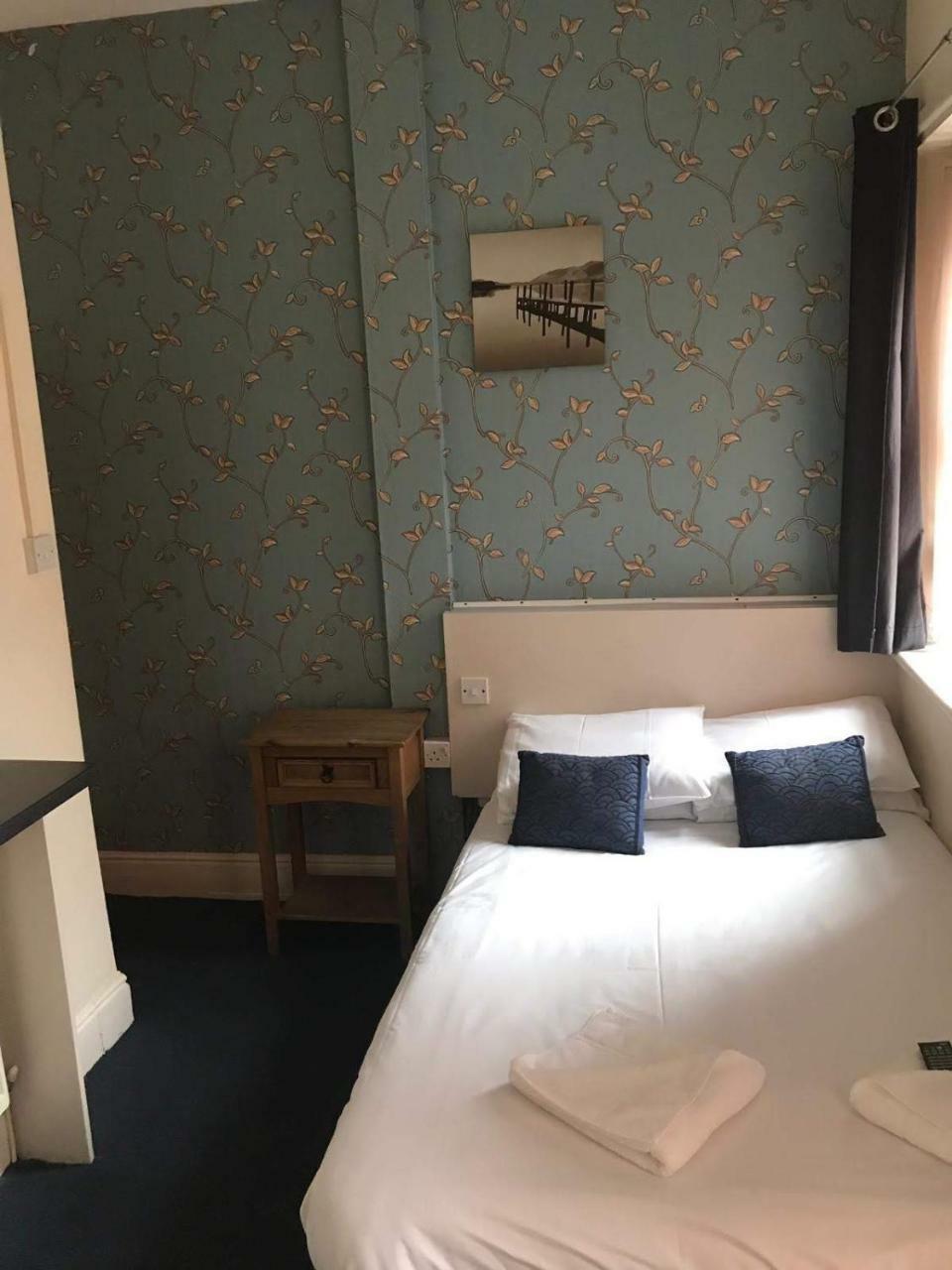 Hayward Hotel 2*