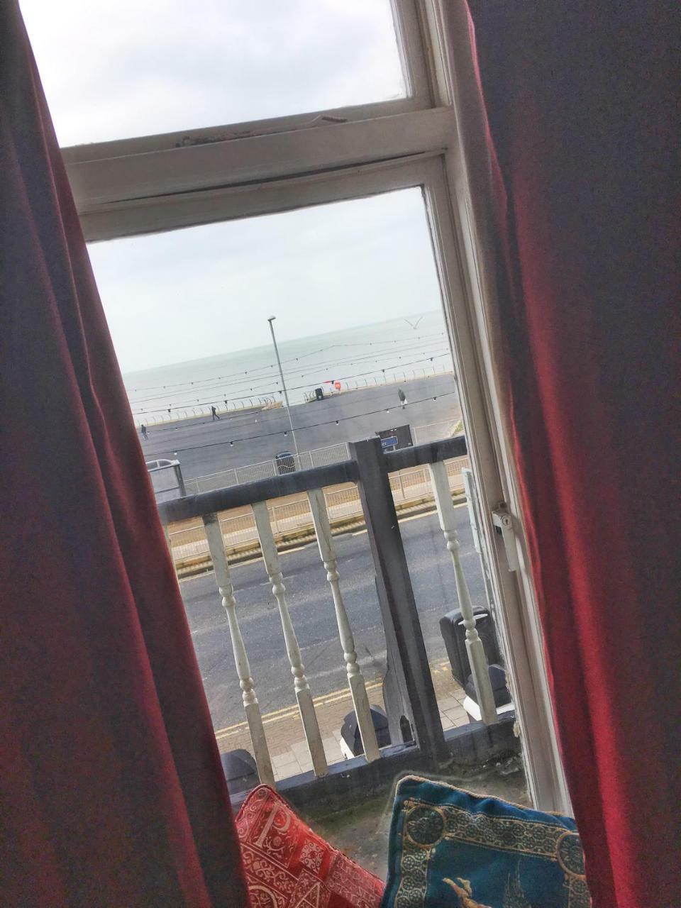 Bed & Breakfast Camelot Seafront *