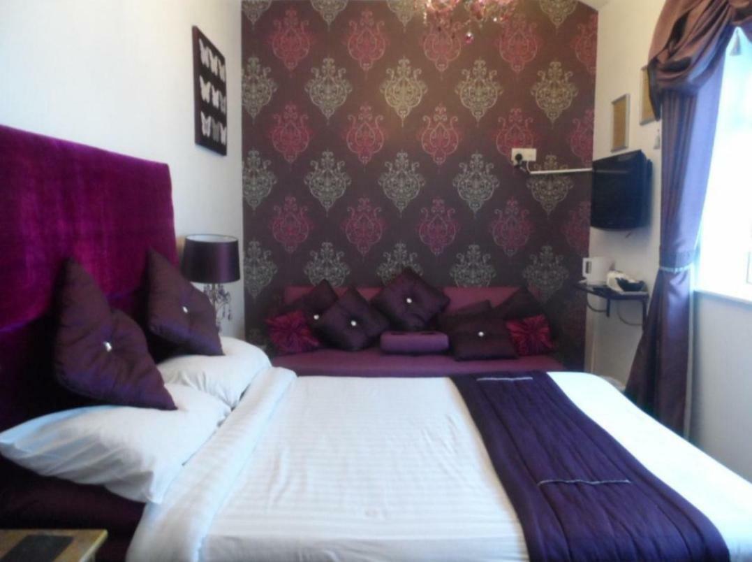Tamarind Cove & Barrons 4* Blackpool