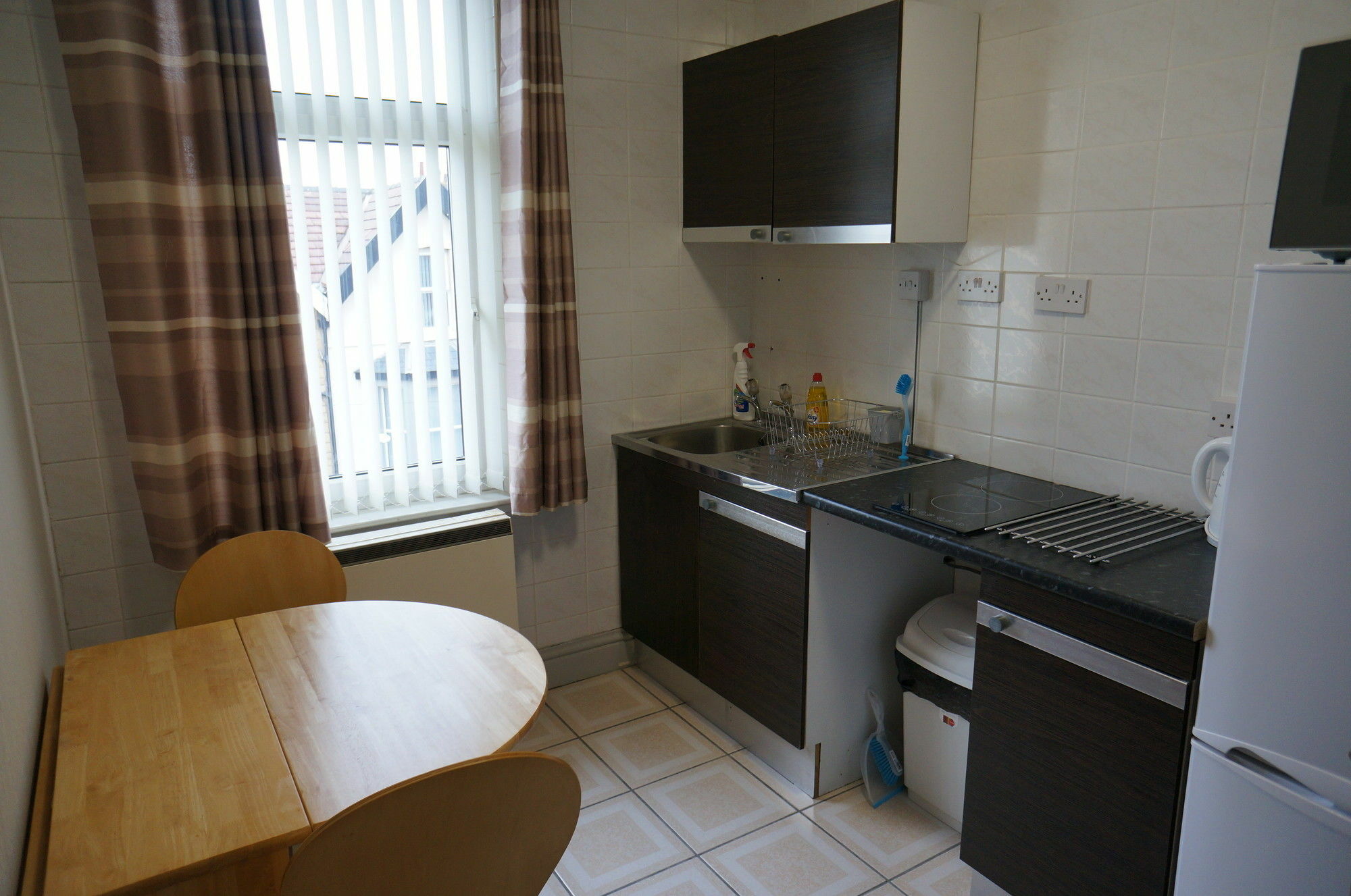 Shores Apartment *
