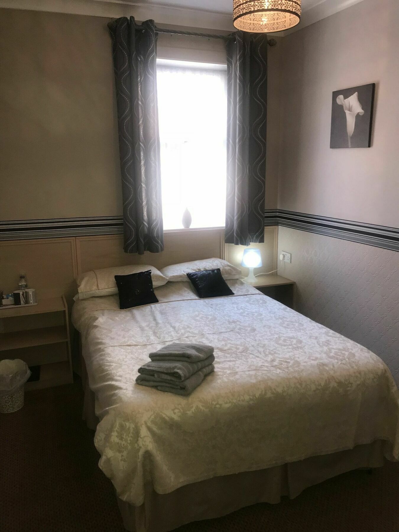 Bed & Breakfast West Vale 3*