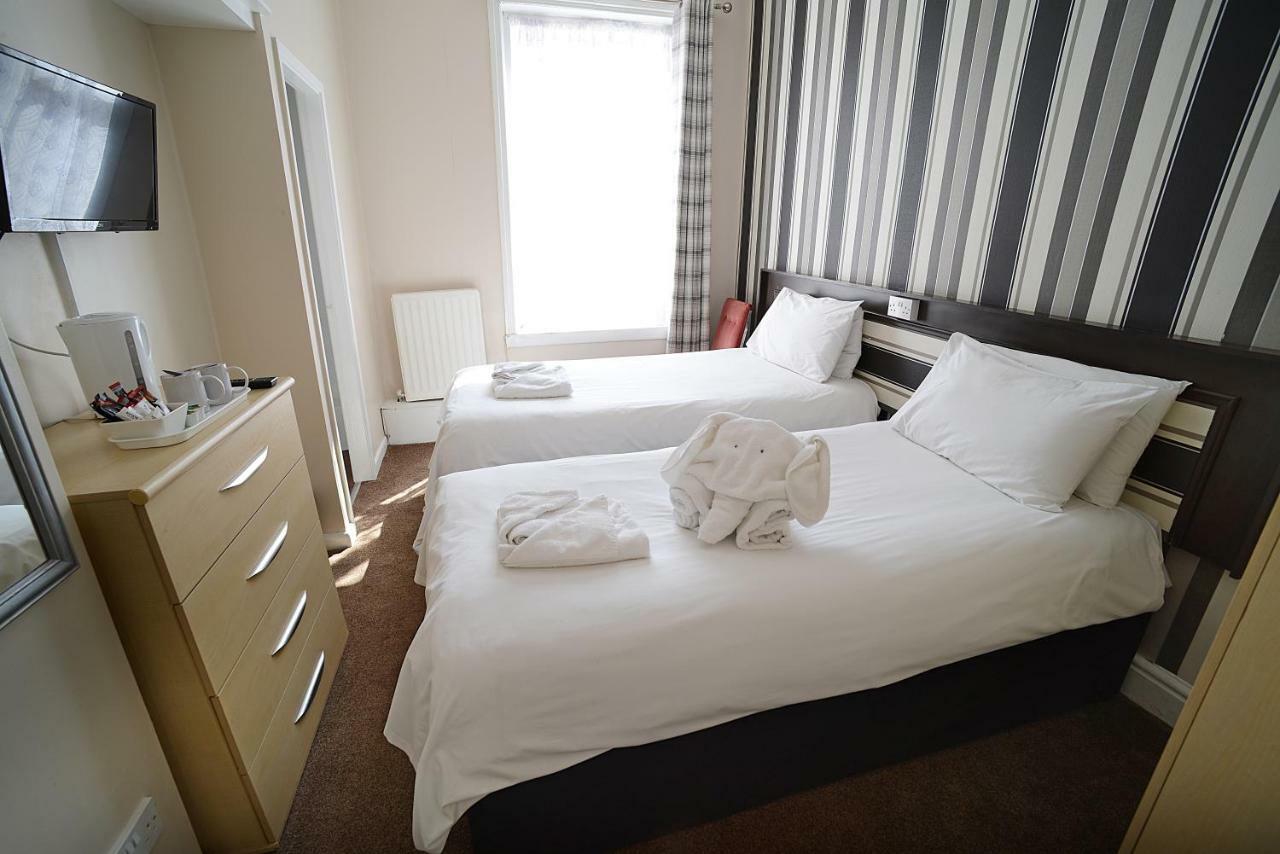 Arncliffe 3* Blackpool