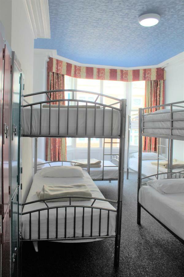 Backpackers & 2* Blackpool