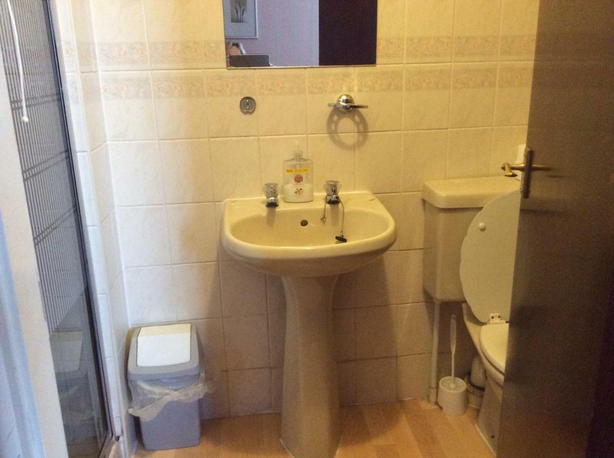 Lynton Bed & Breakfast Blackpool