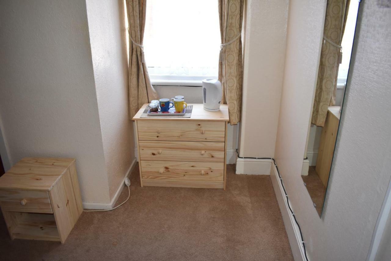 Three Piers Guest house *