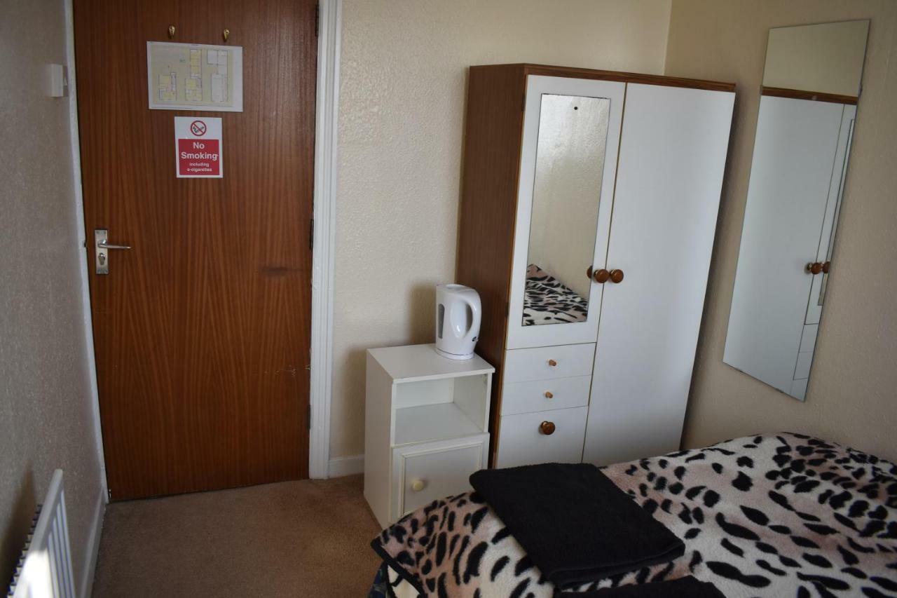 Three Piers Guest house Blackpool