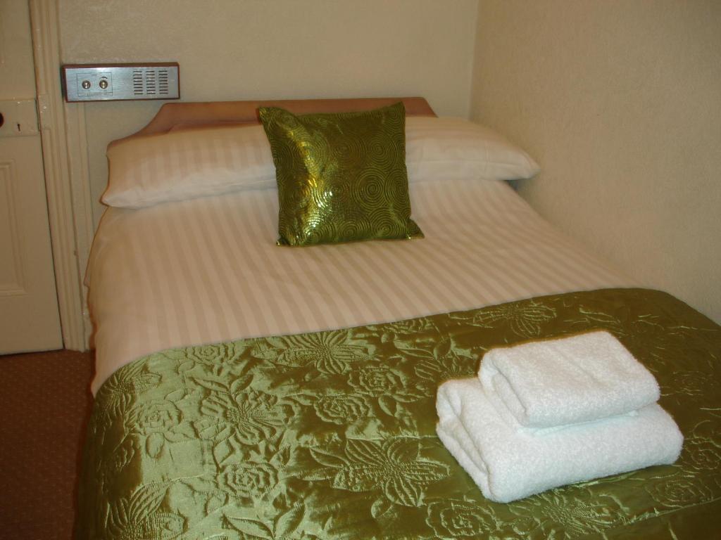 Lyric Hotel 2*