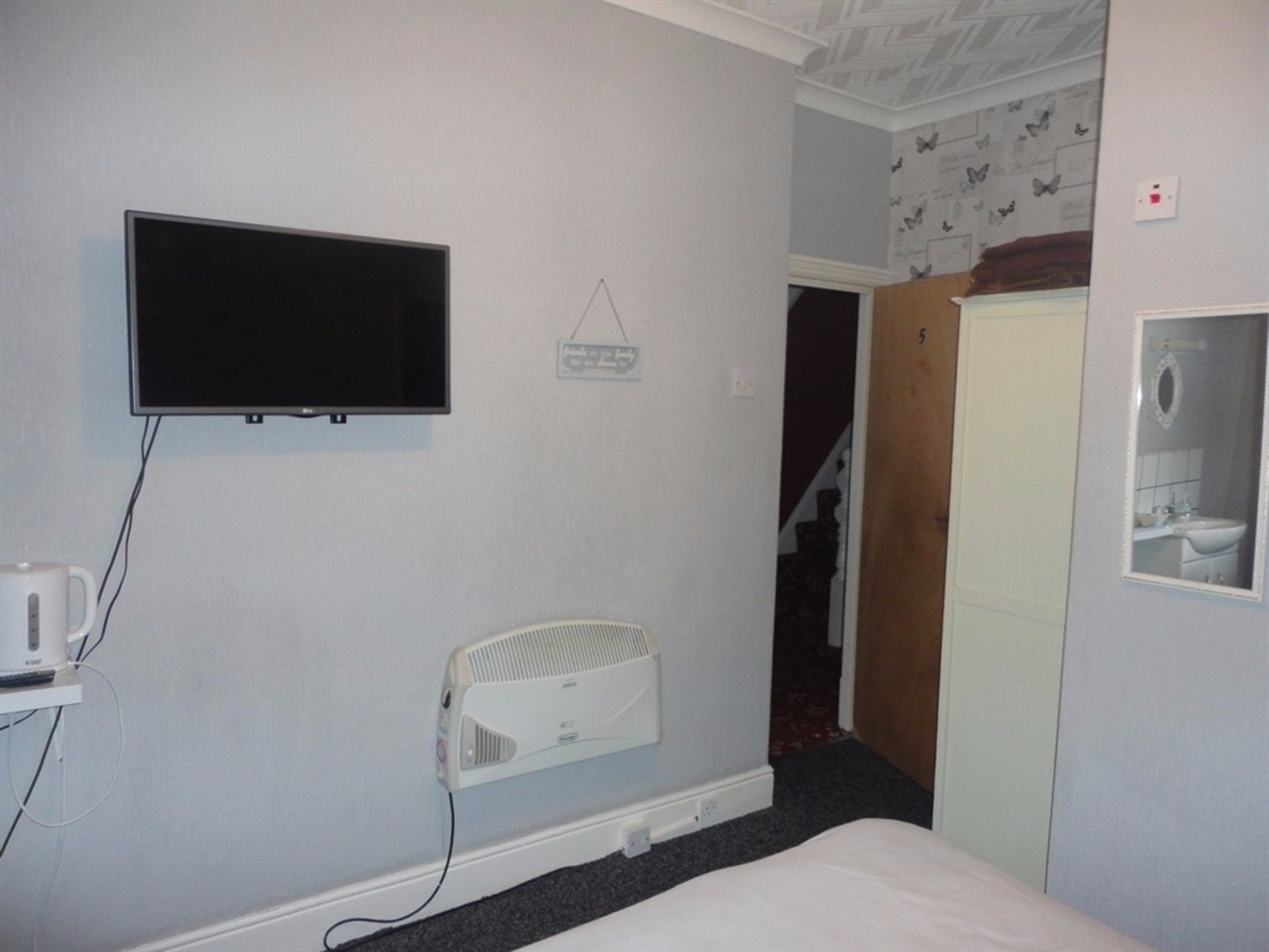 33 Guest house
