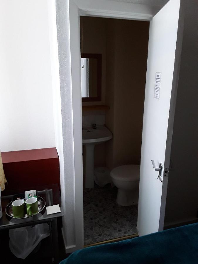 Royale Hotel 2*