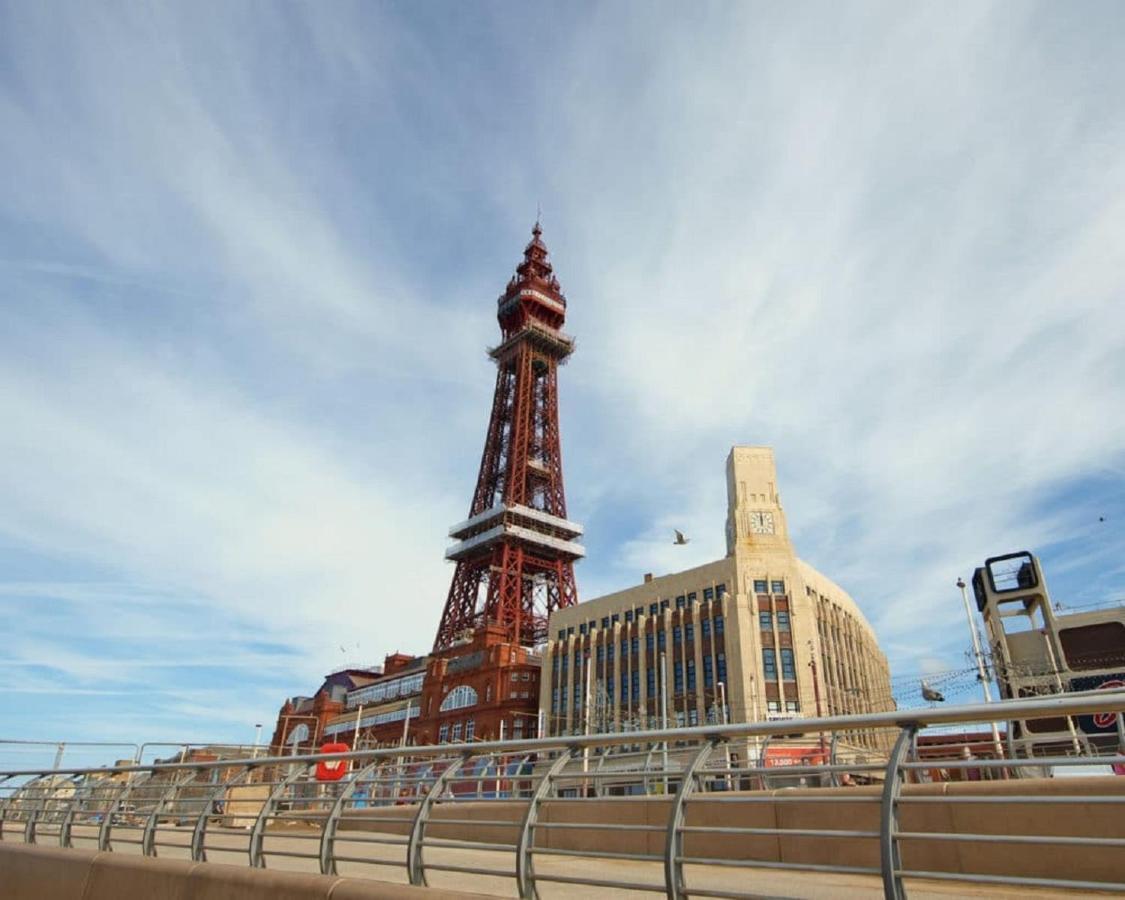 Norbreck Castle & 3* Blackpool