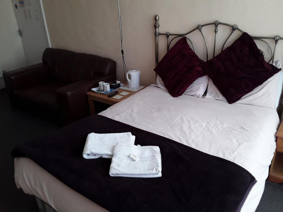 Royale Hotel 2*