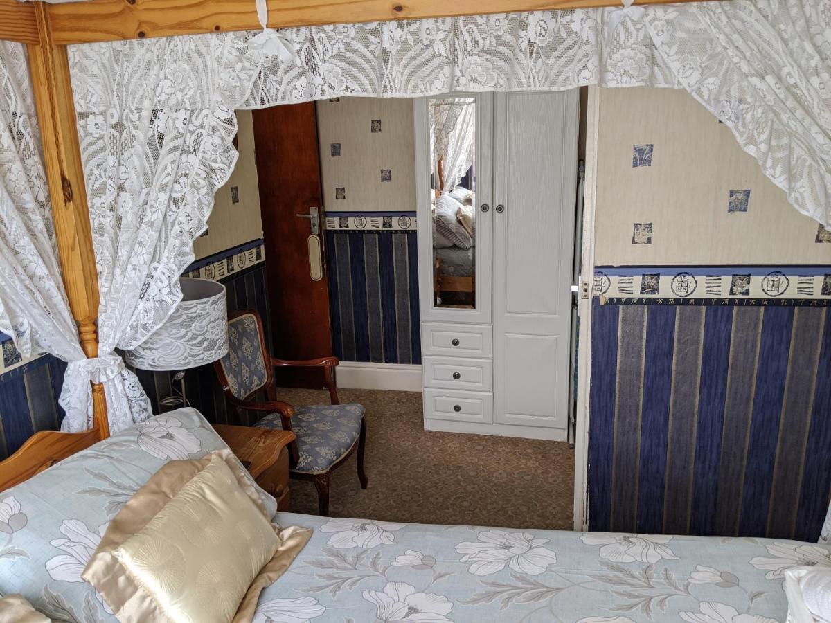 The New Guilderoy Hotel