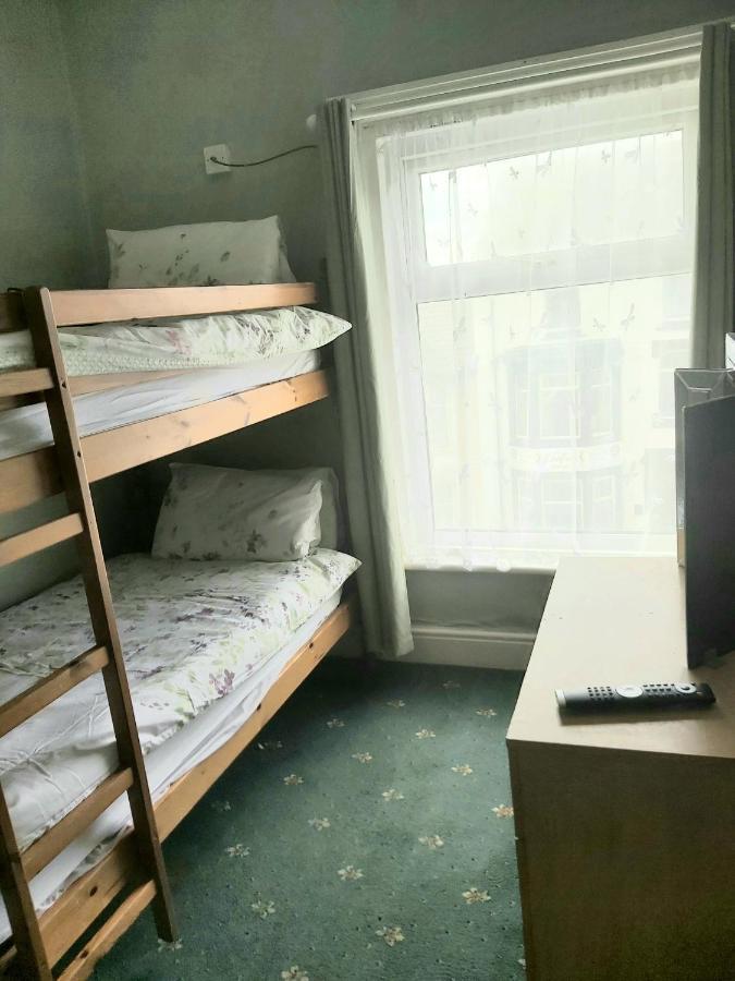 Bed & Breakfast Rayners 3*