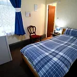 Lynmoore Guest House