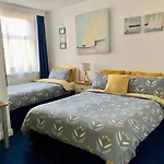 Chateau Dale Holiday Apartments