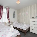 Langan\'S Blackpool Holiday Let