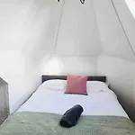 Cosy Top Floor Flat! Self Check-In & Free Parking