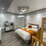 Araan House Hotel -Families And Couples Only