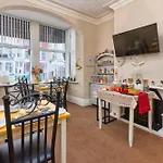 Friends Hotel