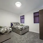Dysa Bond Apartments