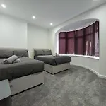 Dysa Bond Apartments