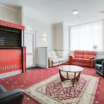 The Sandringham Court Hotel & Apartment-All Groups Welcome