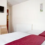 The Glyndale Hotel