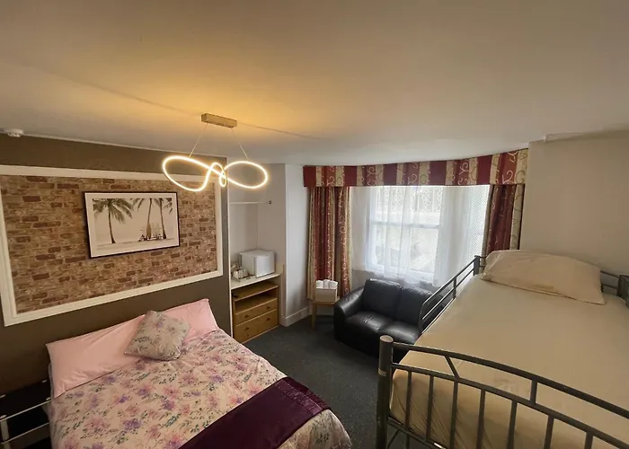 Backpackers Blackpool Hotel & Suites