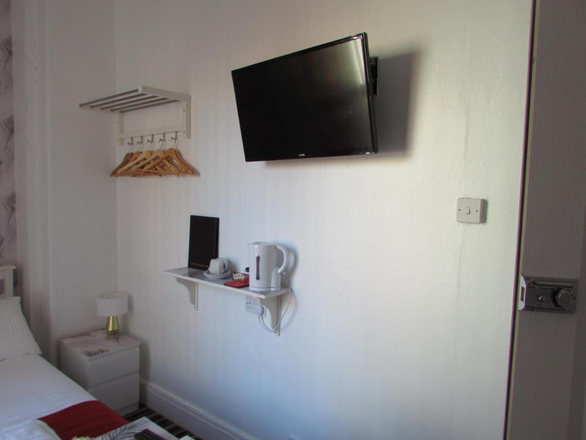 Manor Grove Bed & Breakfast 3*