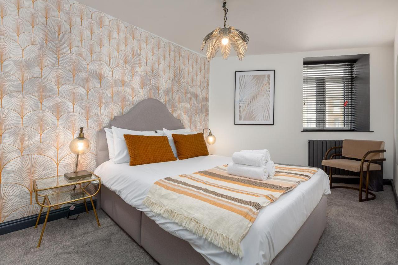 Apartment Hi-tech Modern Industrial Feel Two Bedroom House, South Shore Just Off Sea Front